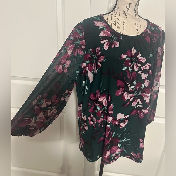 Kasper Dark Green and Pink Floral Blouse - Picture 4 of 8